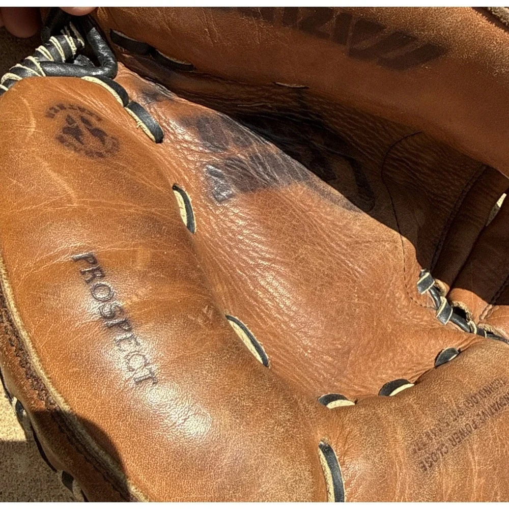 Mizuno GXC-104 Boys Catchers Mitt 31